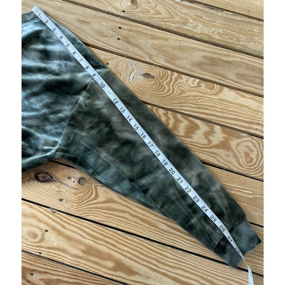 NWT Old Navy Sweatshirt Size Medium Women’s Green Velvet Crop - Picture 8 of 8